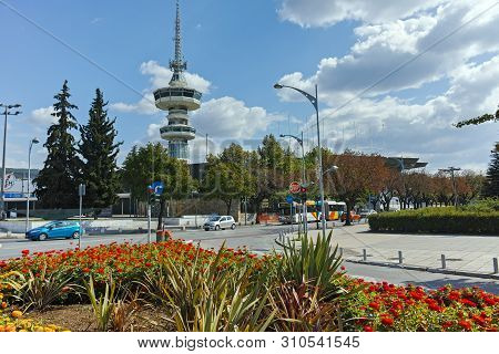 Thessaloniki, Greece - September 30, 2017: Ote Tower And Flowers In Front In City Of Thessaloniki, C