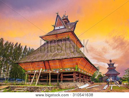 Traditional Home Of Karo Tribe In North Sumatra.
Siwaluh Jabu Is A Traditional House Of The Karo Tri
