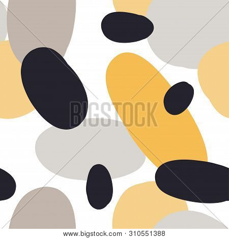 Modern Seamless Pattern With Abstract Colorful Shapes: Circles, Ovals. Doodle Hand Drawn Texture. Tr