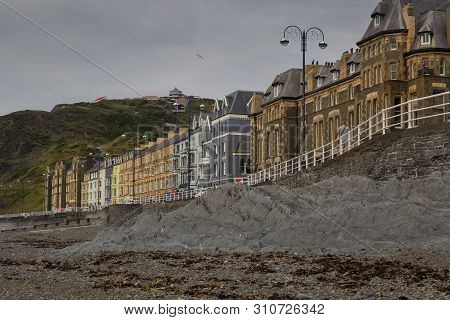 Editorial Aberystwyth, Uk - July 08, 2019: Victorian Housing And B&b At North Beach, Aberystwyth, An