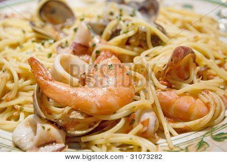 Tasty spaghetti with prawns, mussels, calamaries seafood