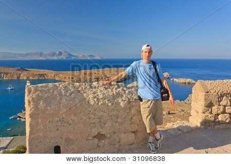 Mann an der Spitze der Festung Wand