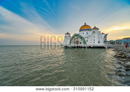 Kuala Lumpur, Malaysia - June 24, 2019: Beautiful Sunset Over The Malacca Straits Mosque Or Masjid S