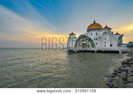 Kuala Lumpur, Malaysia - June 24, 2019: Beautiful Sunset Over The Malacca Straits Mosque Or Masjid S