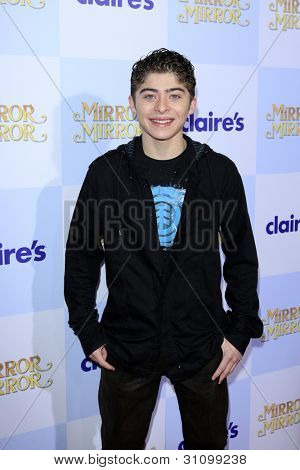 LOS ANGELES - 17 mar: Ryan Ochoa มาถึงที่ 
