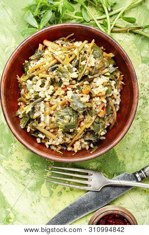 Stewed Bulgur With Portulak