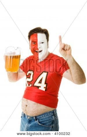 Appassionato di sport con pancia di birra