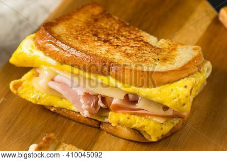 Homemade One Pan Egg Breakfast Sandwich