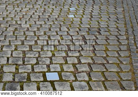 The Paving Block Is Used For Paving Outdoor Paved Areas Intended For Pedestrians And Road Vehicles. 