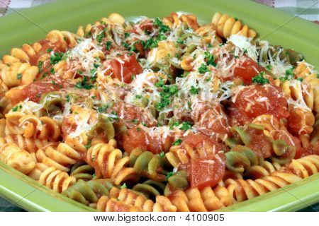 Pasta med friske tomater Sauce