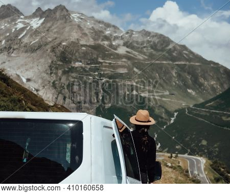Vanlife - Live In A Beautiful Bus In The Mountainous Nature In Switzerland