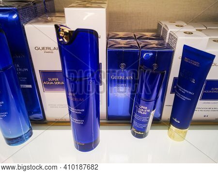 Anti-aging Moisturizing Lotion Super Aqua With A Refreshing Velvety Texture Fills The Skin With Radi