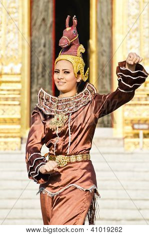 unbekannten Schauspielerin Asawa Leela Tanz zeigen