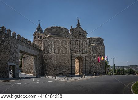 Puerta De Bisagra Or Alfonso Vi Gate In City Of Toledo, Spain