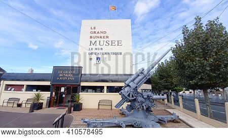 Ouistreham , Normandy France - 02 20 2021 : The Grand Bunker Text Sign On Facade Building Of Former 