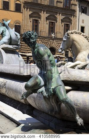Firenze, Italy - April 21, 2017: Fountain Of Neptun By Bartolomeo Ammanati, Piazza Della Signoria, F