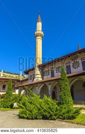 Bakhchisarai, Crimea,19.09.2020 .  The Khan's Palace. It Was Built In The 16th Century, Decorated In