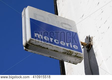 Bordeaux , Aquitaine France - 02 25 2021 : Dmc Mercerie Logo Sign On Old Used Boutique Creative Text