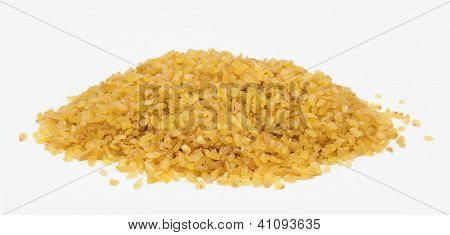 Halda krupice pšenice Bulgur izolované