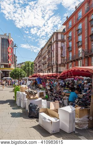 Strasbourg, France - July 29, 2017: Market Stall With Sellers And Customers During The Grande Brader