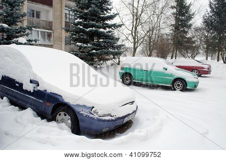 Blizzard hó blokk lakás ház szabadtéri parkoló