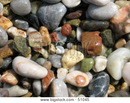 Guijarros de colores del mar