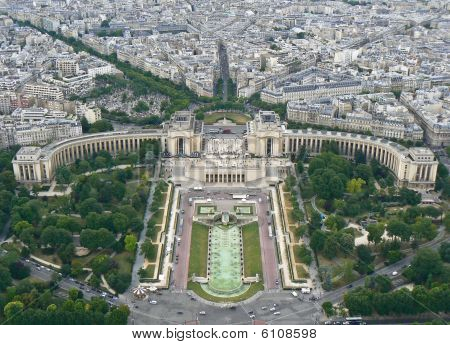 Uitzicht op het Palais de Chaillot, Trocadero uit de toren van Eiffel, Paris, Frankrijk