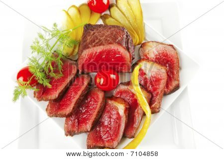 半生的牛肉