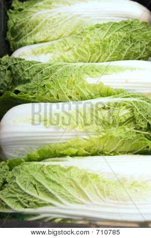 Nahaufnahme von Salat auf dem Markt