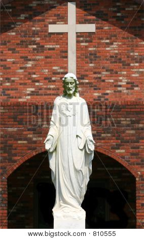 Statut religijny i krzyż