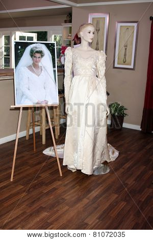 LOS ANGELES - JAN 23:  Dynasty Costume -  Amanda Bedford Carrington at the Home and Family Show taping at a Universal Lot on January 23, 2015 in Universal City, CA