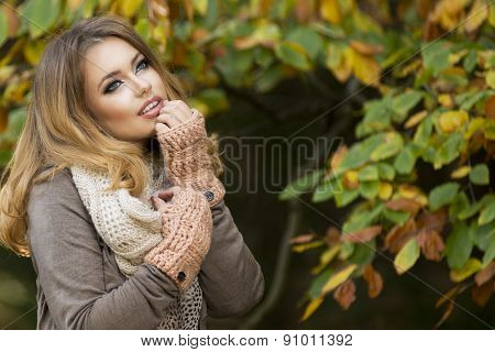 Beautiful Elegant Woman In Park - Autumn