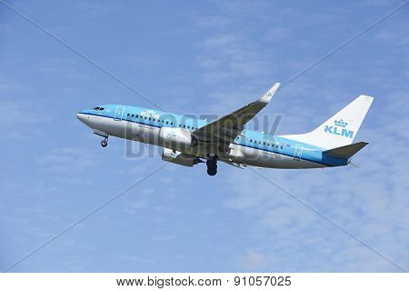Amsterdam Airport Schiphol - Boeing 737 Of Klm Takes Off