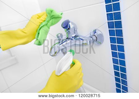 Wash faucet spray.