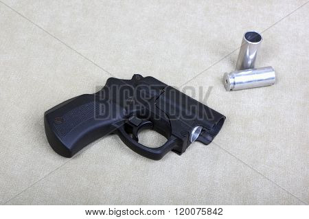 Tubeless Doubly Charged Traumatic Pistol