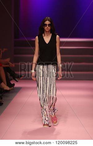 Adl Cengiz Abazoglu Catwalk