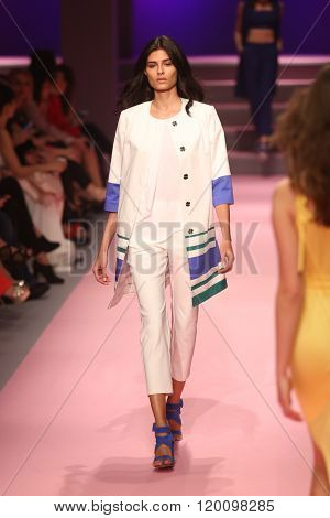 Adl Cengiz Abazoglu Catwalk