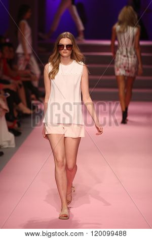 Adl Cengiz Abazoglu Catwalk