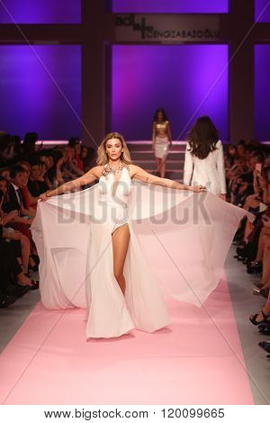 Adl Cengiz Abazoglu Catwalk
