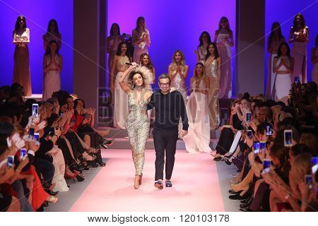 Adl Cengiz Abazoglu Catwalk