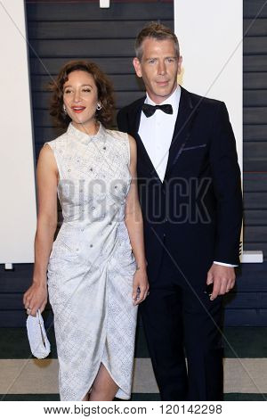 LOS ANGELES - FEB 28:  Emma Forrest, Ben Mendelsohn at the 2016 Vanity Fair Oscar Party at the Wallis Annenberg Center for the Performing Arts on February 28, 2016 in Beverly Hills, CA