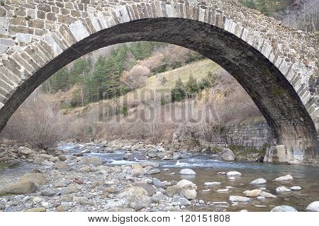 Single span bridge