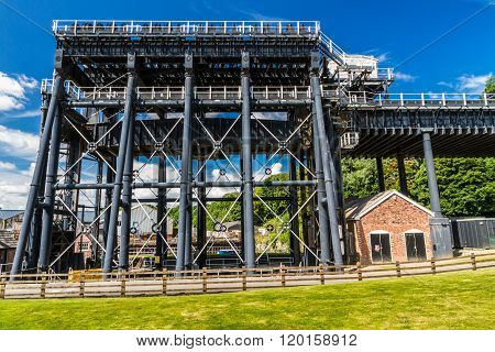 Anderton Boat Lift, Canal Escalator