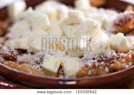 penne in a pan to forn