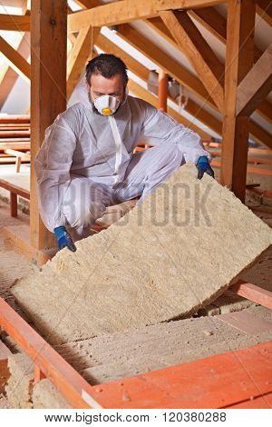 Installing Thermal Insulation Layer On A House