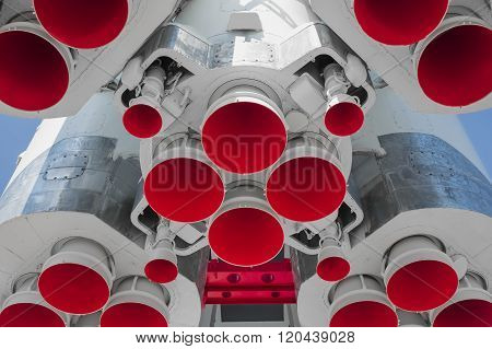 Space rocket engine