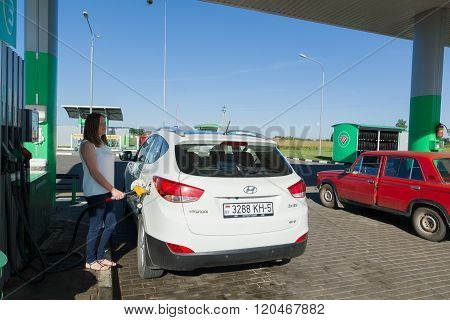 The Girl Fills The Car