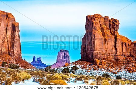 USA, border between Utah and Arizona, Navajo Indian Reserve,  the rocks and pinnacles of the Monument Valley.