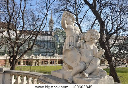 Palmenhaus Schoenbrunn In Wien