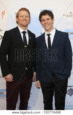 MALIBU - MAR 5: Brad Fite, Oliver Peake at the Children International Charity's 'Share The Love Around The World' Fundraiser at Rocky Oaks Malibu on March 5, 2016 in Malibu, California